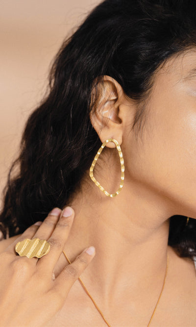 Ora - Gold Earrings