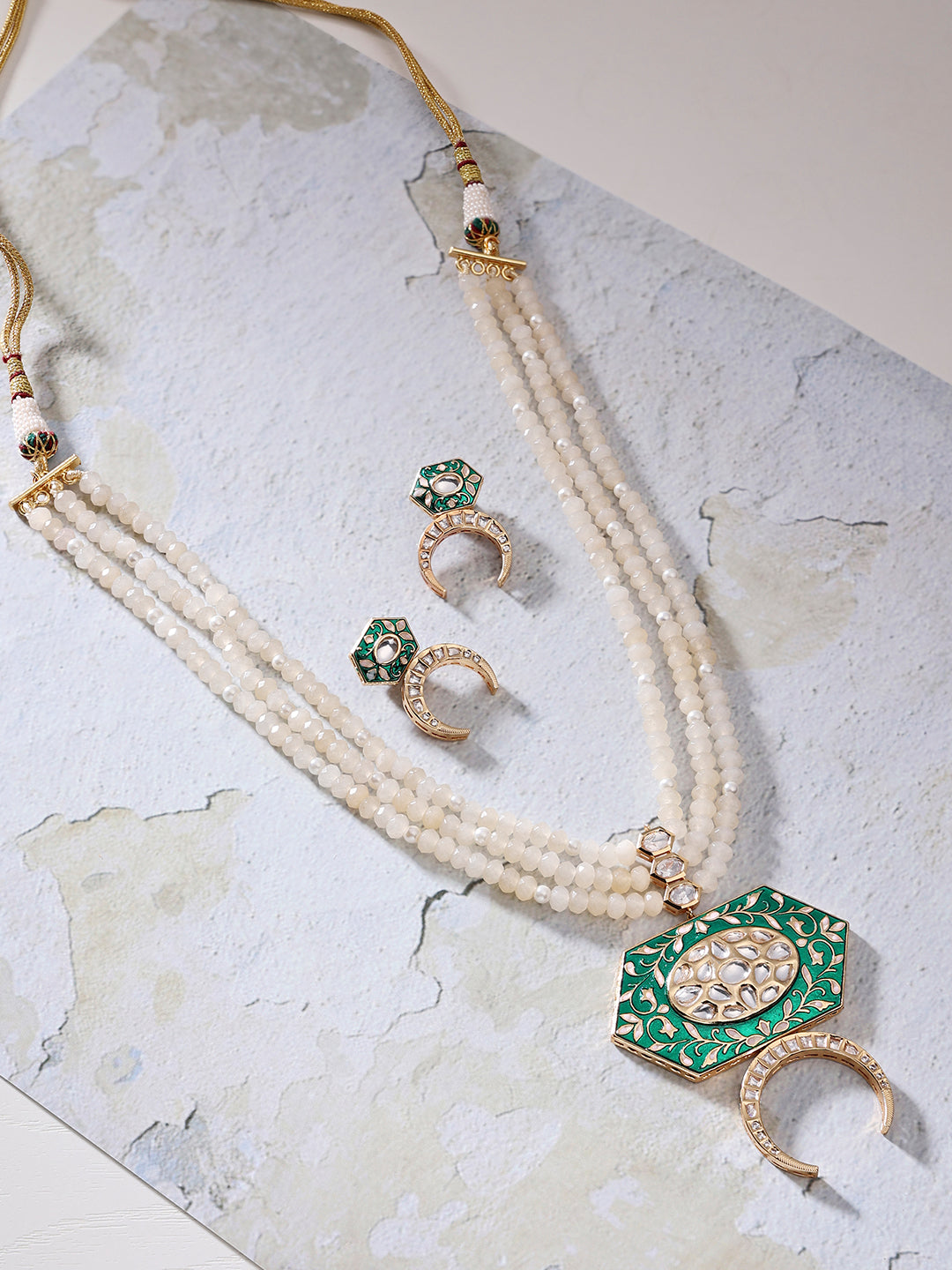 Beaded Necklace Set With Classic Green Enamalling